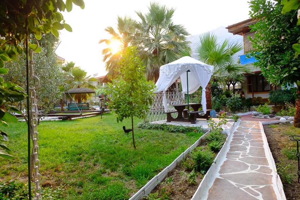 Сад — Erendiz Garden Hotel