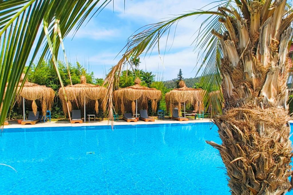 Бассейн — Erendiz Garden Hotel