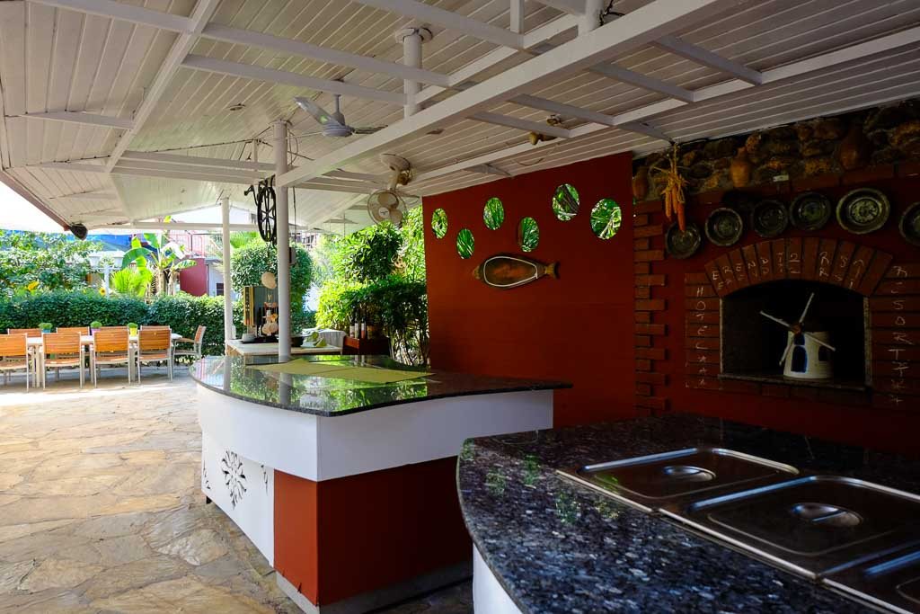 Стол — Erendiz Garden Hotel