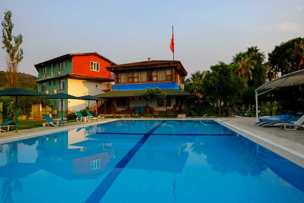 Бассейн — Erendiz Garden Hotel