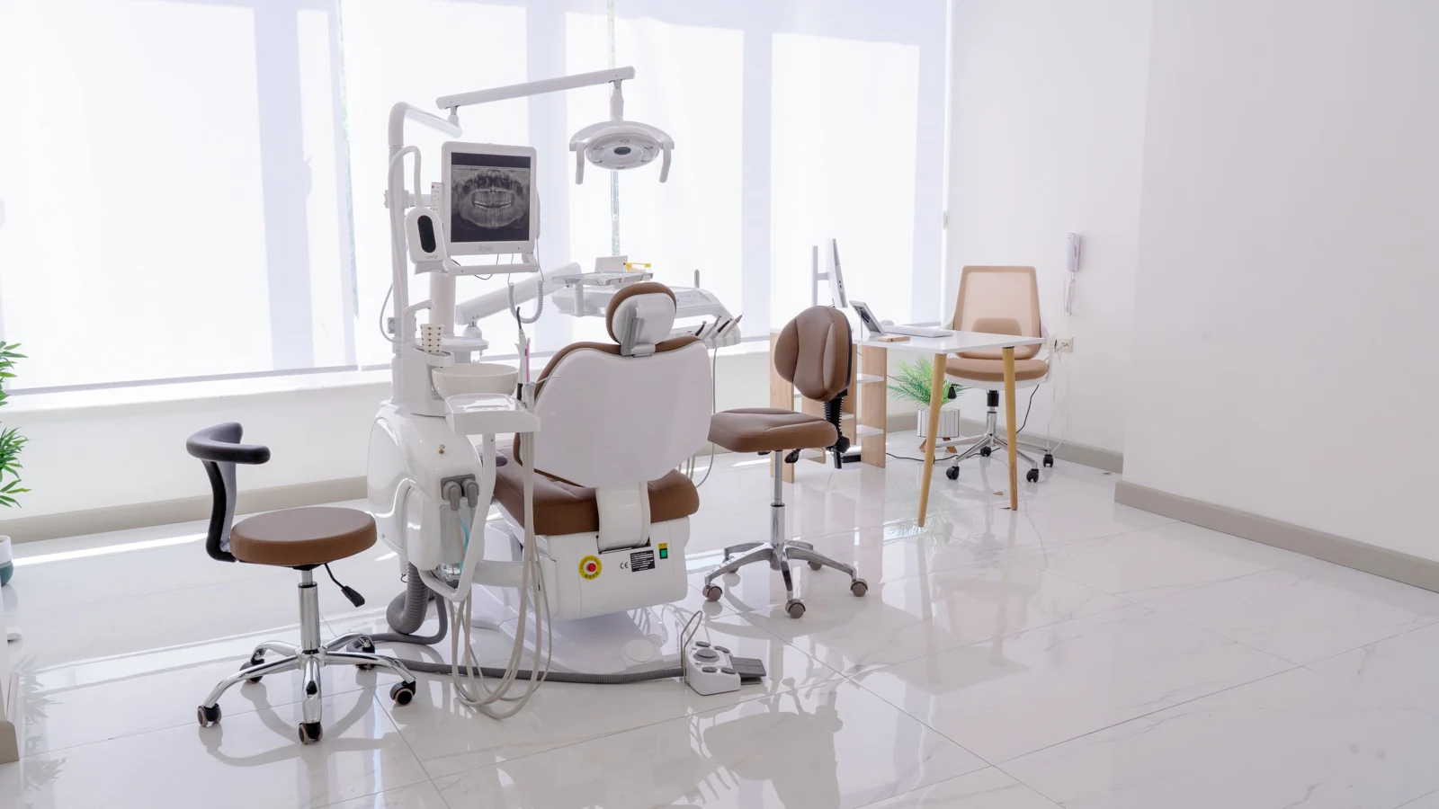 Treatment room from Premium Art Dental Clinic’s gallery