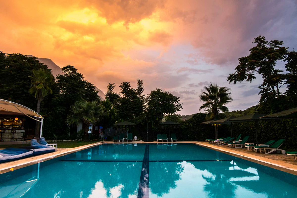 pool-abend